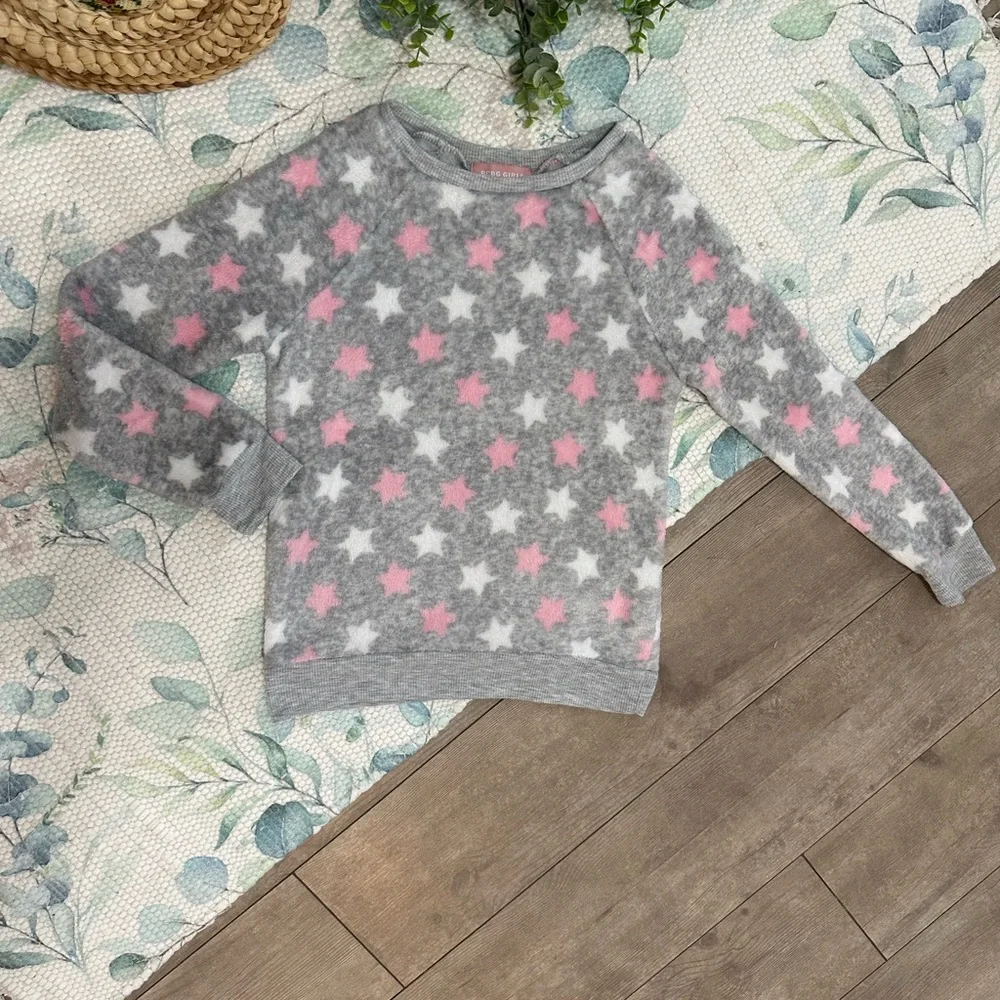 New BCBGirls Gray and Pink Star Cozy Soft Sweatshirt Size Small 7/8